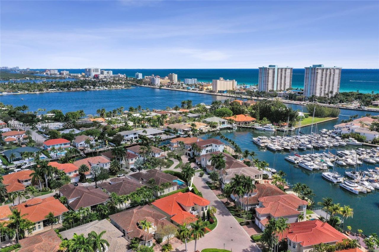 901 Manatee Way, Hollywood, FL 33019 Photo