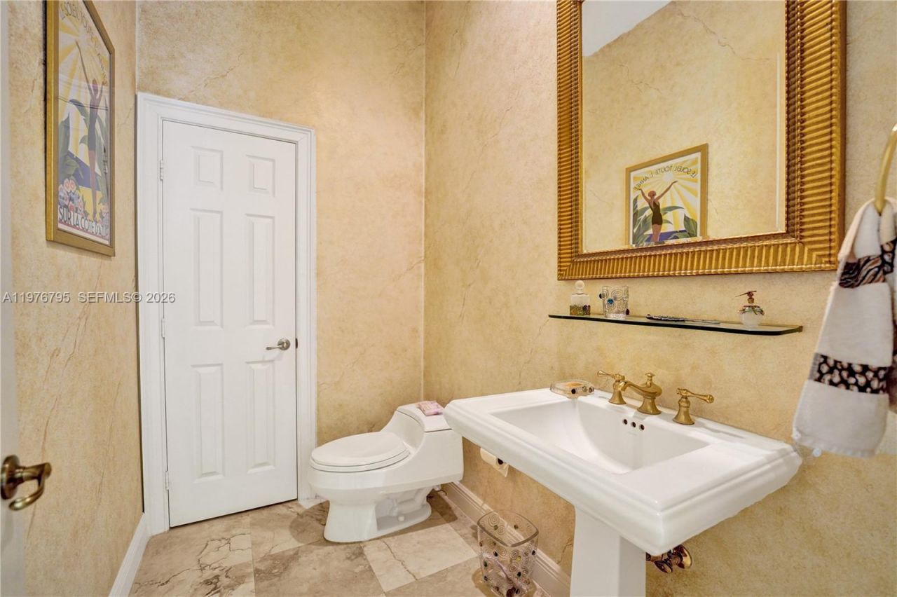 901 Manatee Way, Hollywood, FL 33019 Photo