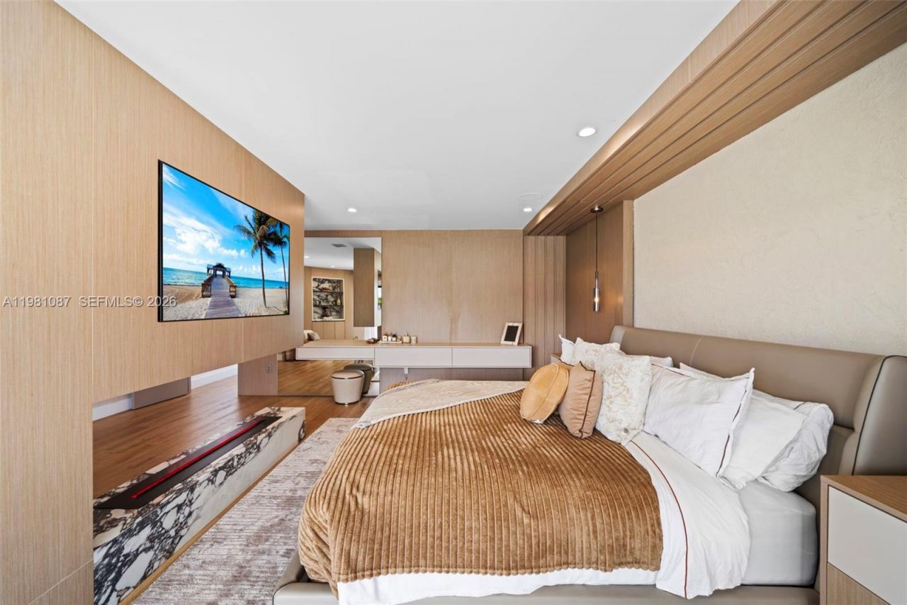 710 S Shore Dr , Miami Beach, FL 33141 Photo