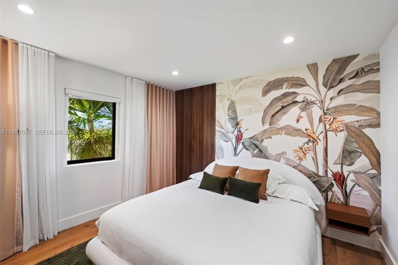 710 S Shore Dr , Miami Beach, FL 33141 Photo