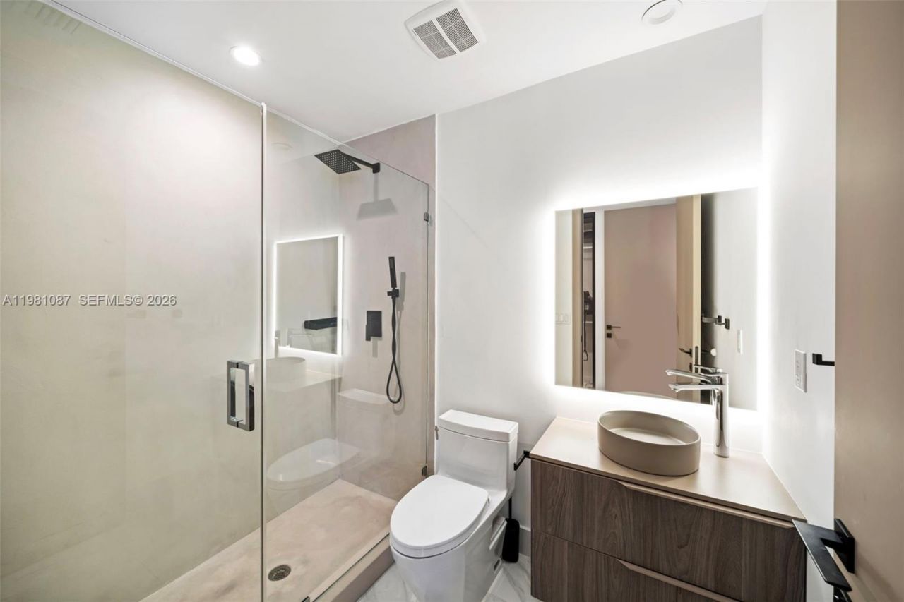 710 S Shore Dr , Miami Beach, FL 33141 Photo