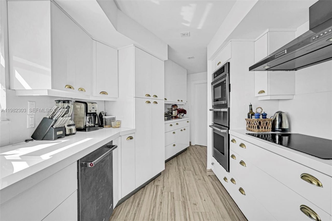 4925 Collins Ave, Unit 4A, Miami Beach, FL 33140 Photo