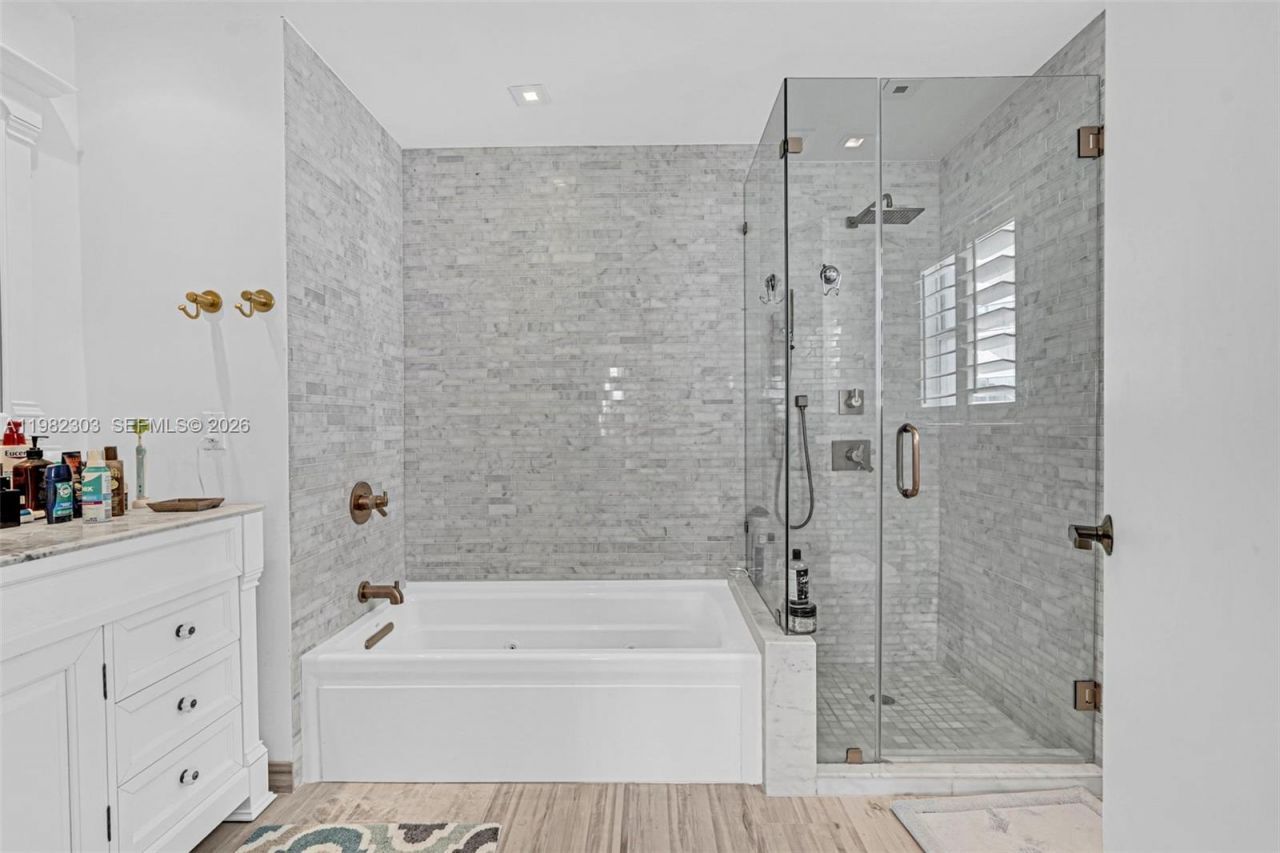 4925 Collins Ave, Unit 4A, Miami Beach, FL 33140 Photo