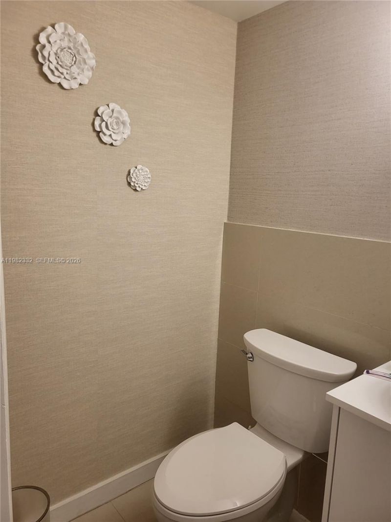 1020 94th St, Unit 502, Bay Harbor Islands, FL 33154 Photo