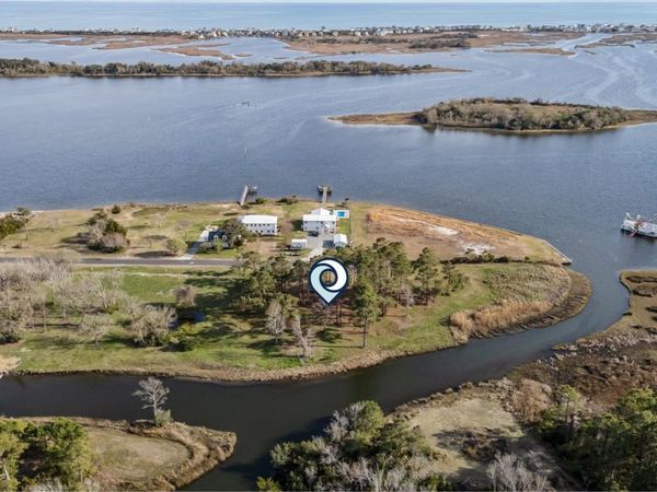 246 Bethea Street , Holly Ridge, NC 28445