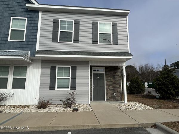 611 Windsurfing Lane , Sneads Ferry, NC 28460