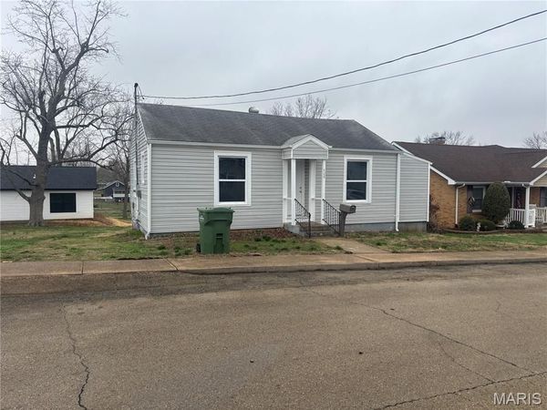 408 Park Drive , Fredericktown, MO 63645