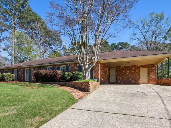 2739 Forest Manor, Northport, AL 35476