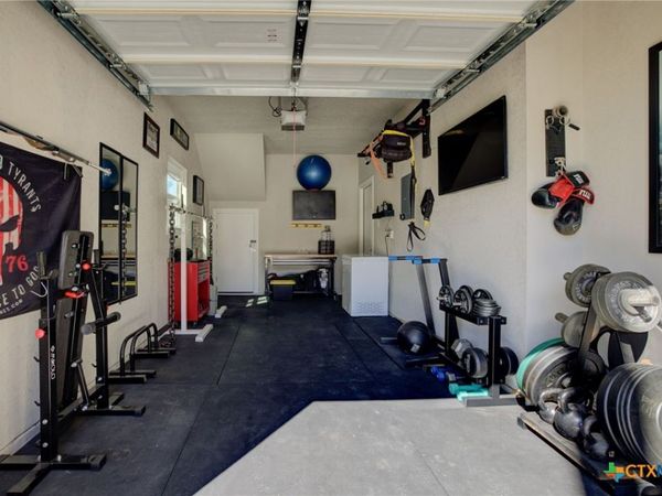 1577 Whispering Hills Drive, Canyon Lake, TX 78133