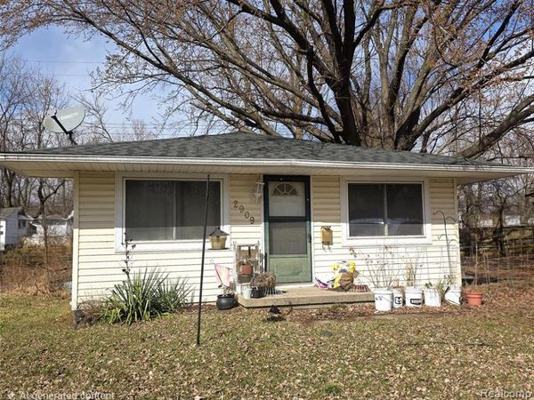 2909 E Pierson Road, Flint, MI 48506