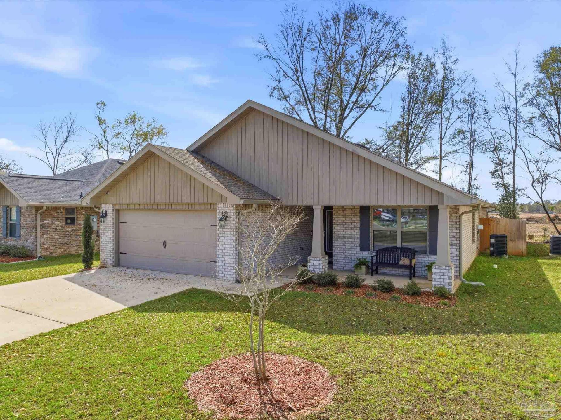142 Ridgeway Cir, Crestview, FL 32536 Main Photo