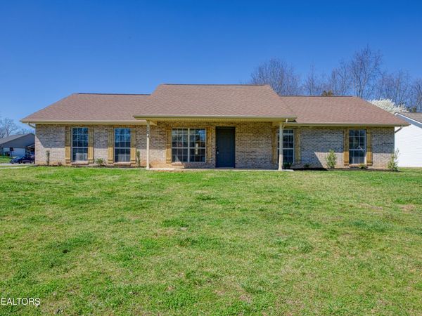 104 Maple Oak Drive, Maryville, TN 37801