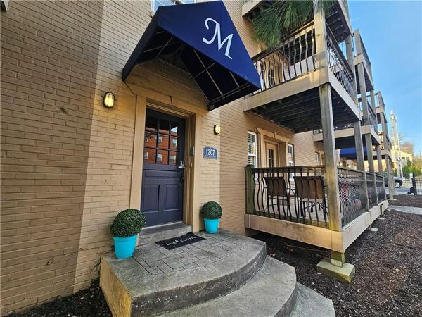 1207 W 45th Street, Unit 2W, Kansas City, MO 64111