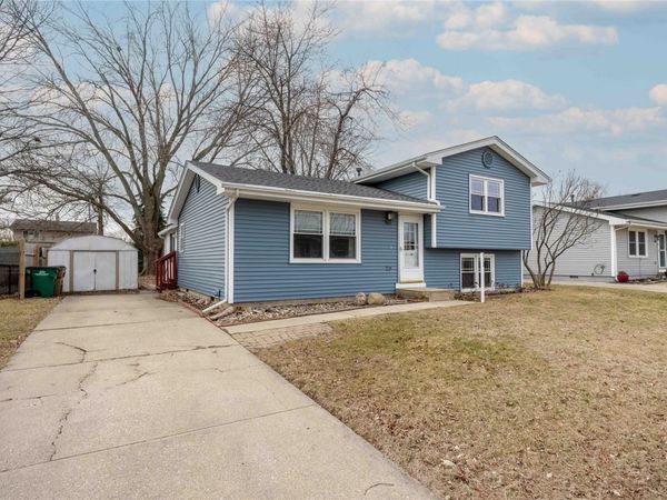 712 NE 9th Street, Grimes, IA 50111