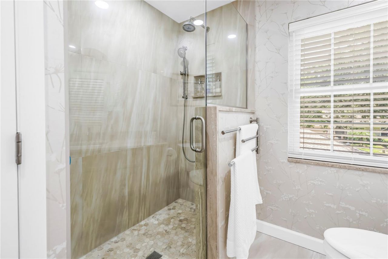 812 Amelia Court Ne, Saint Petersburg, FL 33702 Photo