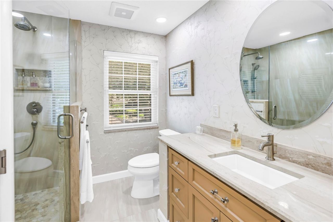 812 Amelia Court Ne, Saint Petersburg, FL 33702 Photo