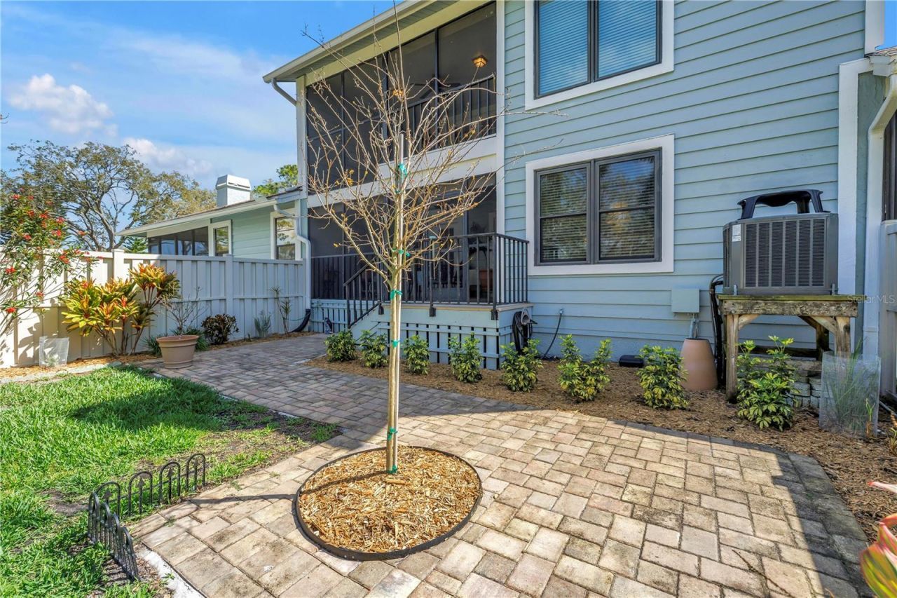 812 Amelia Court Ne, Saint Petersburg, FL 33702 Photo