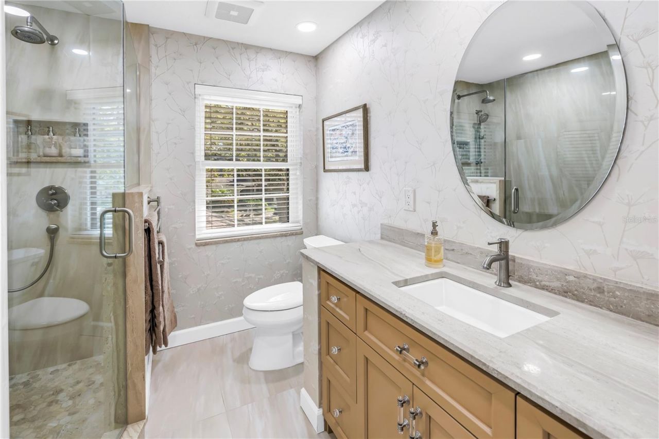 812 Amelia Court Ne, Saint Petersburg, FL 33702 Photo