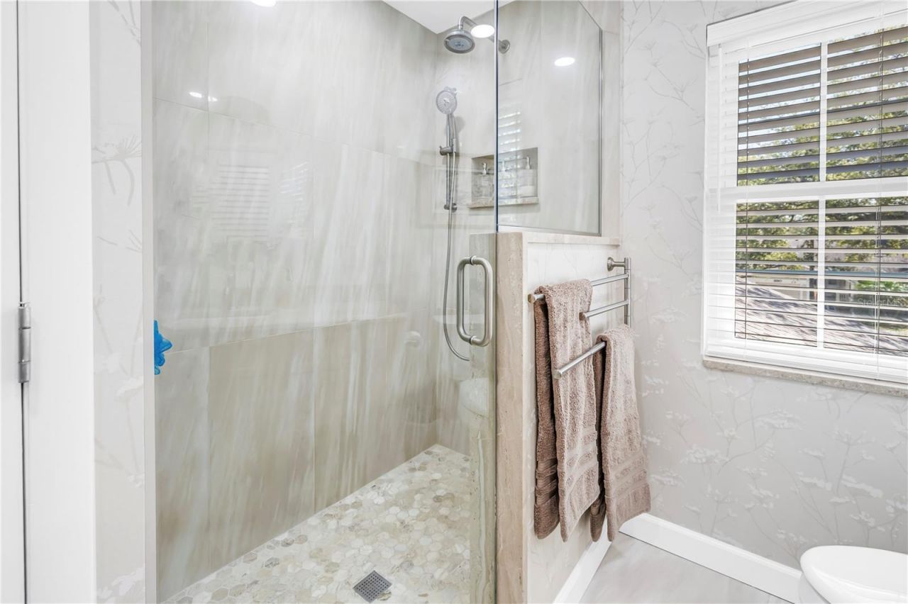 812 Amelia Court Ne, Saint Petersburg, FL 33702 Photo