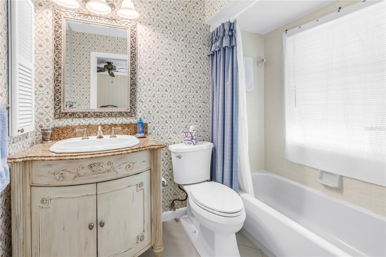 812 Amelia Court Ne, Saint Petersburg, FL 33702 Photo