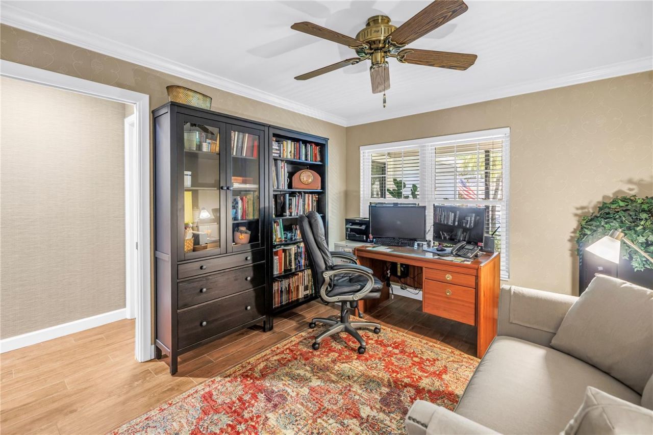 812 Amelia Court Ne, Saint Petersburg, FL 33702 Photo
