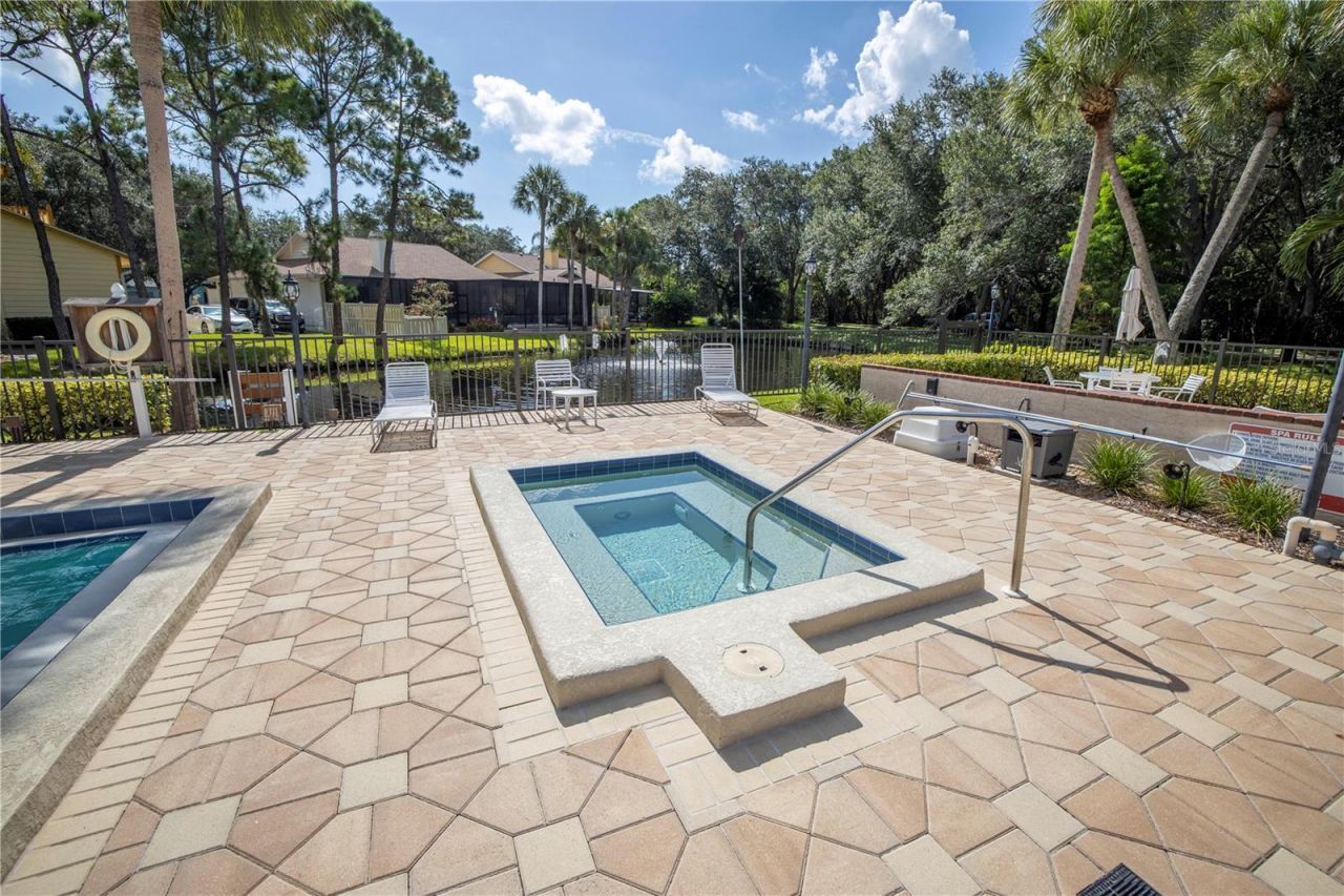 812 Amelia Court Ne, Saint Petersburg, FL 33702 Photo