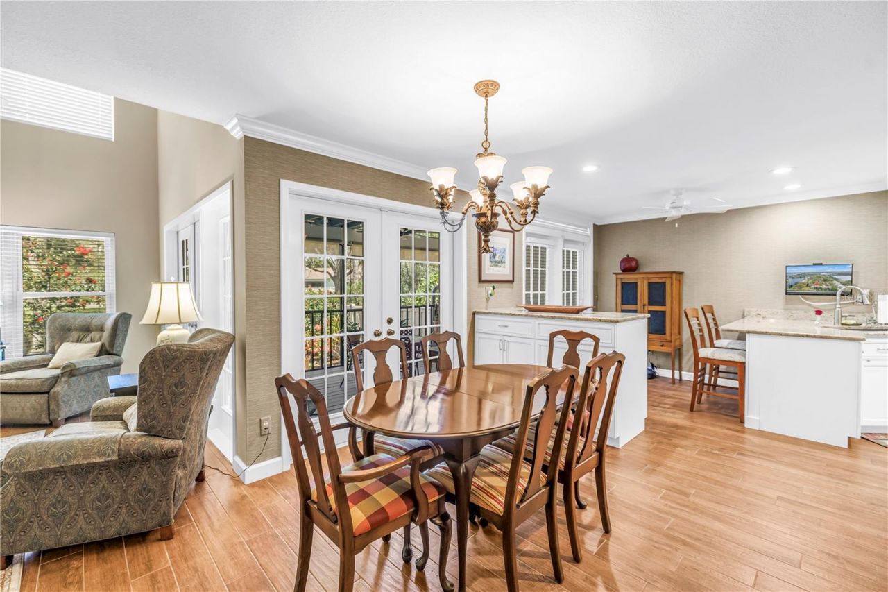 812 Amelia Court Ne, Saint Petersburg, FL 33702 Photo