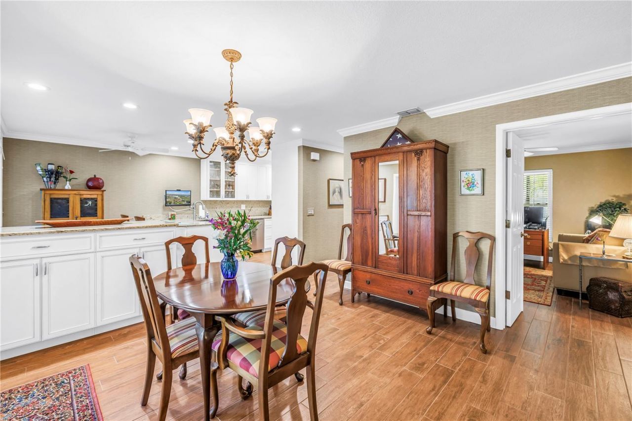 812 Amelia Court Ne, Saint Petersburg, FL 33702 Photo