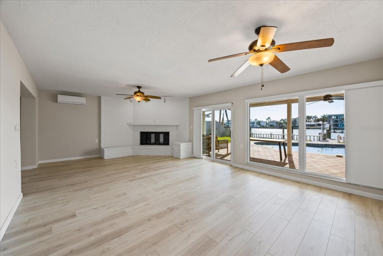 7886 9th Avenue S, Saint Petersburg, FL 33707 Photo