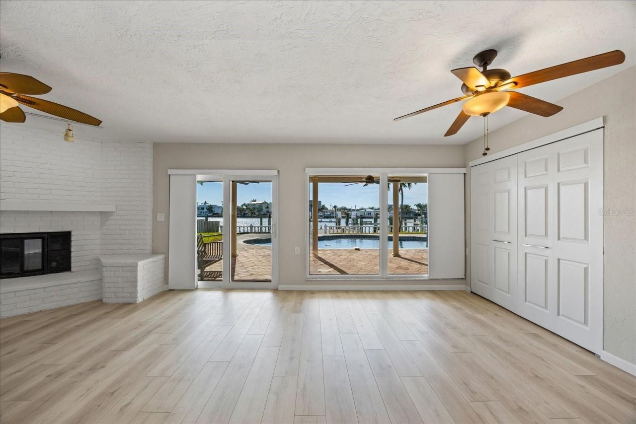 7886 9th Avenue S, Saint Petersburg, FL 33707 Photo