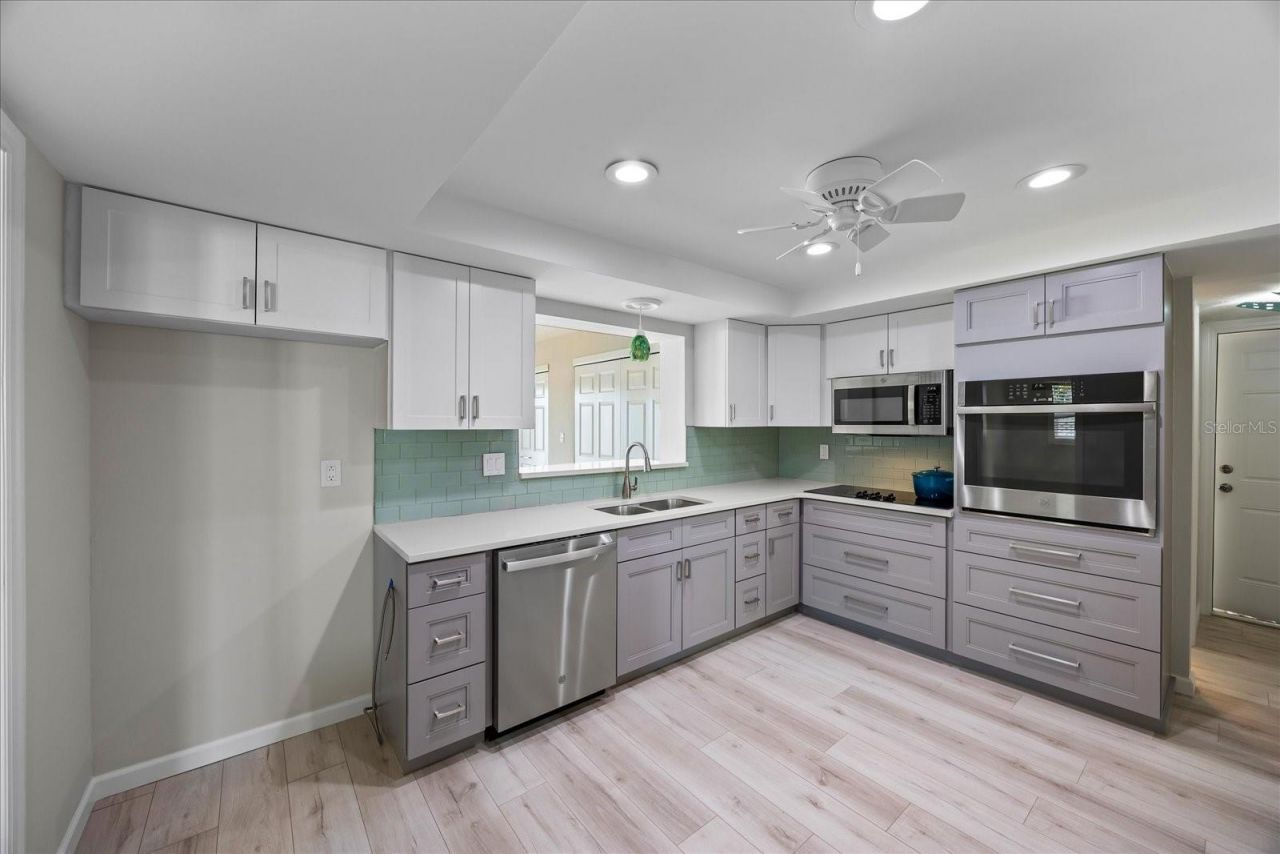 7886 9th Avenue S, Saint Petersburg, FL 33707 Photo