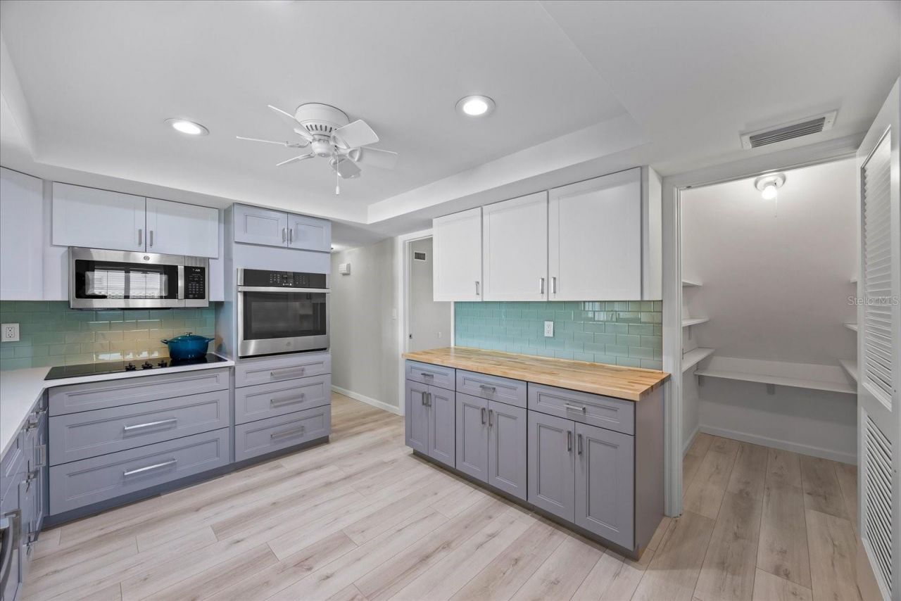 7886 9th Avenue S, Saint Petersburg, FL 33707 Photo