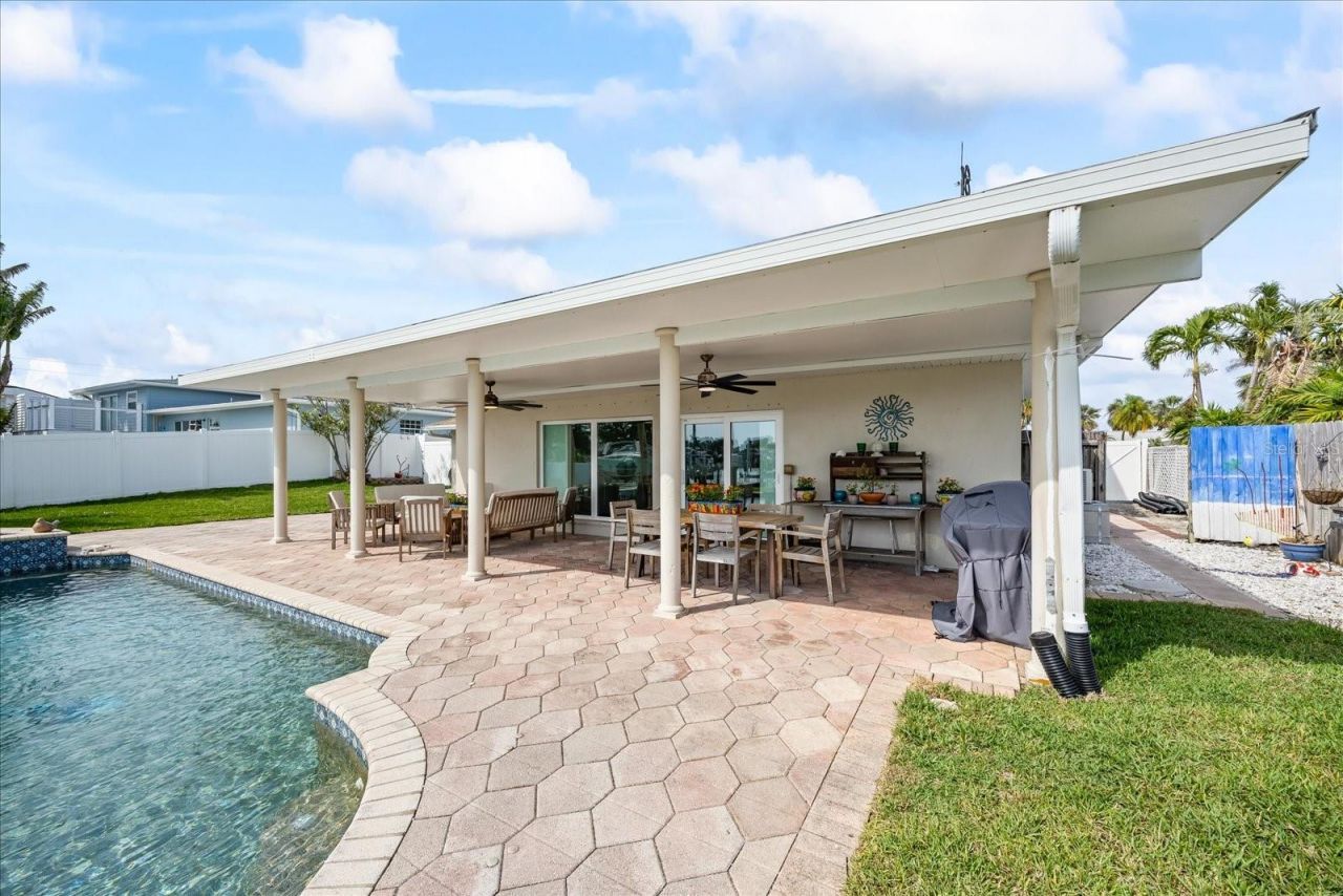 7886 9th Avenue S, Saint Petersburg, FL 33707 Photo