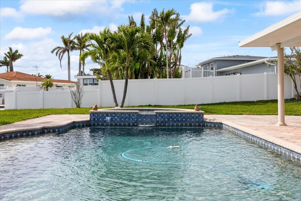 7886 9th Avenue S, Saint Petersburg, FL 33707 Photo