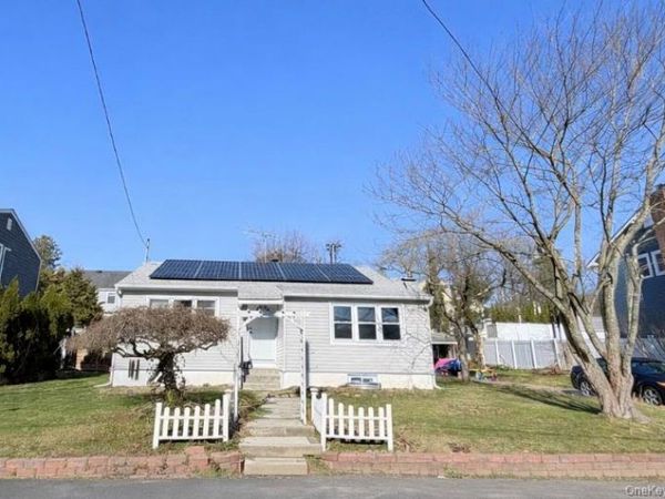 2 Margaret Lane, Huntington, NY 11743