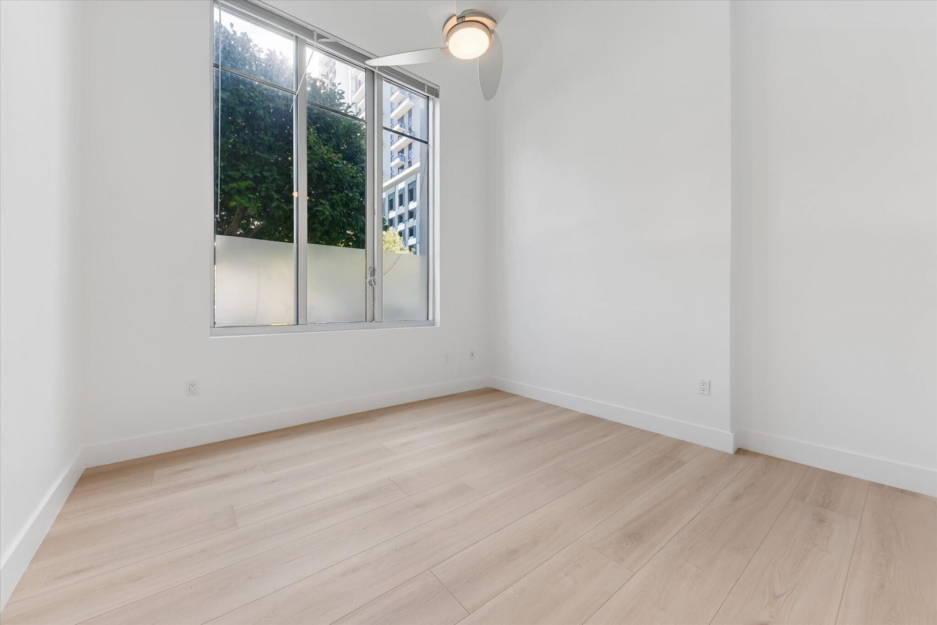 300 S Australian Avenue, Unit 105, West Palm Beach, FL 33401 Photo