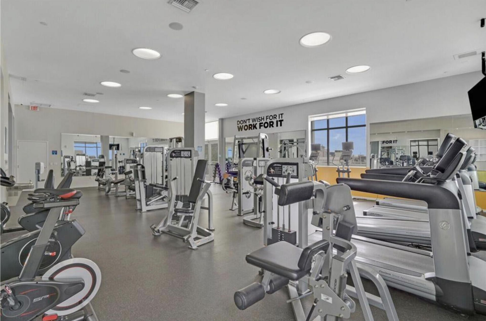 300 S Australian Avenue, Unit 105, West Palm Beach, FL 33401 Photo