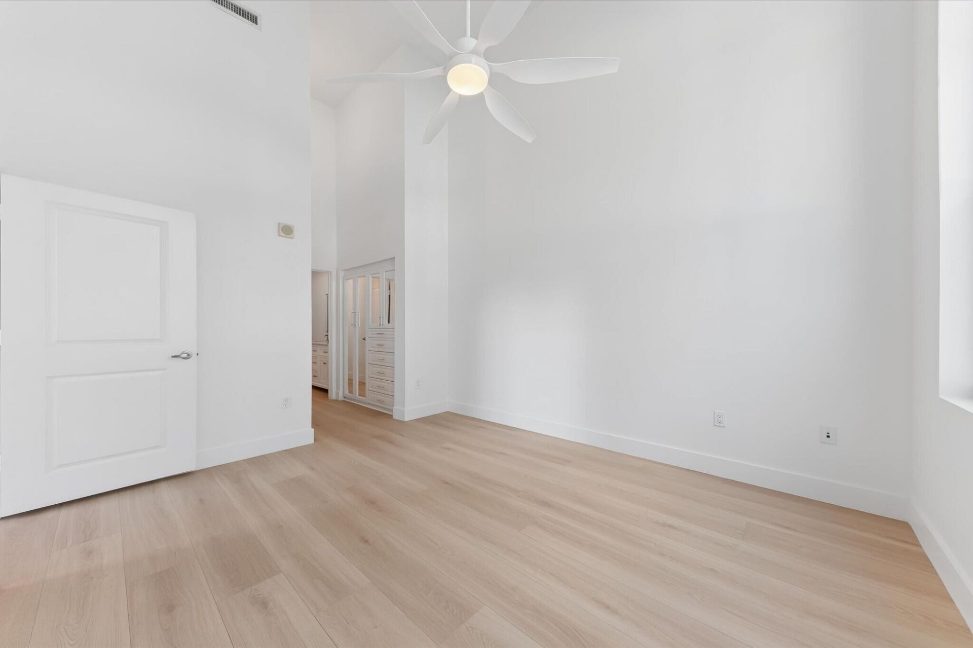 300 S Australian Avenue, Unit 105, West Palm Beach, FL 33401 Photo