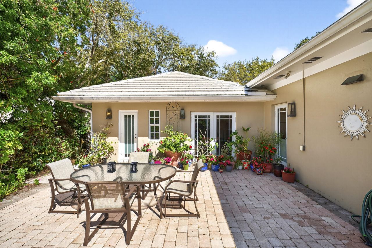 4691 Pebble Bay Circle, Indian River Shores, FL 32963 Photo