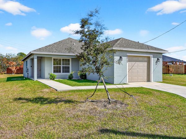 6217 NW Gatun Court, Port St. Lucie, FL 34986