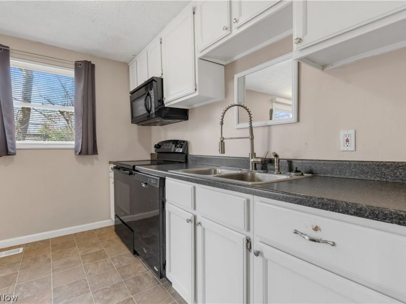 1720 Red Bird Road, Madison, OH 44057 Photo 6