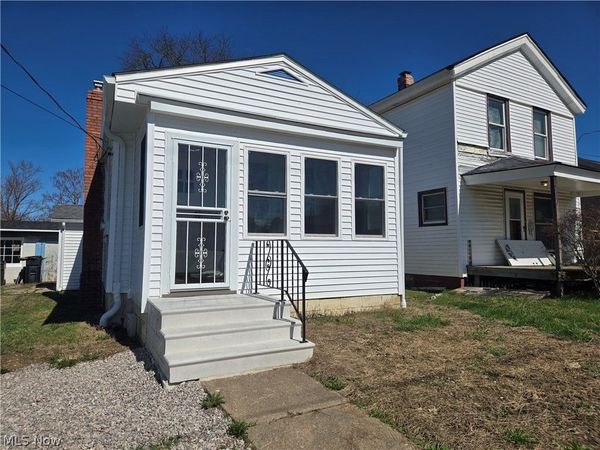 319 17th Street , Elyria, OH 44035