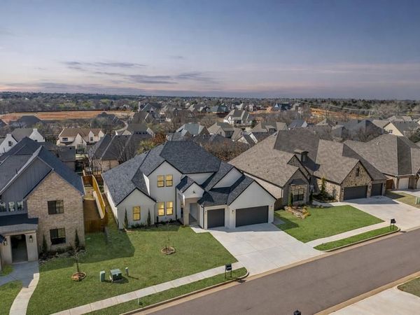 3825 Stone Hill Lane, Edmond, OK 73034