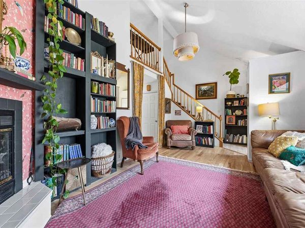 709 Holiday Rd, Coralville, IA 52241