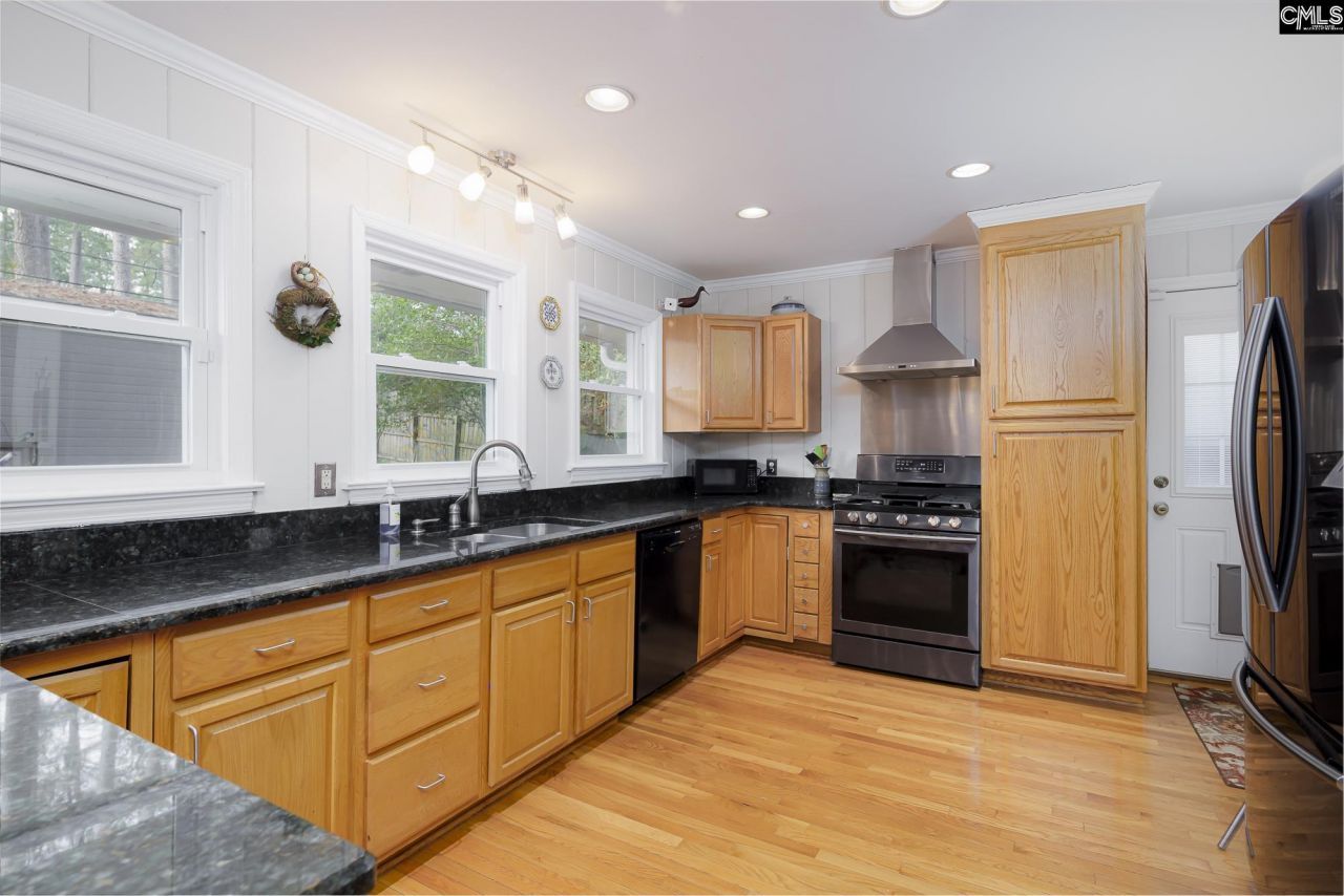 3528 Wolf Circle  Photo 11