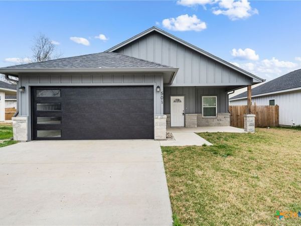 501 Avenue A , Moody, TX 76557