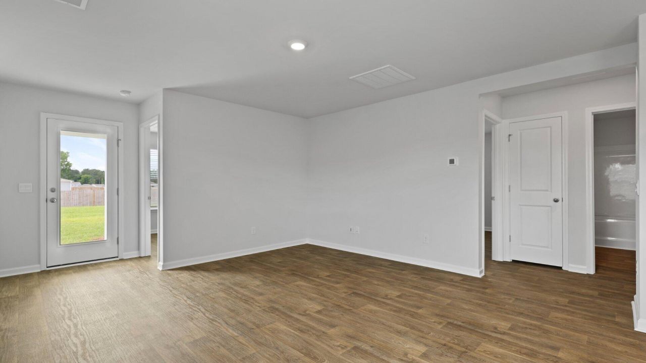 490 Tulip Poplar Drive Photo 4