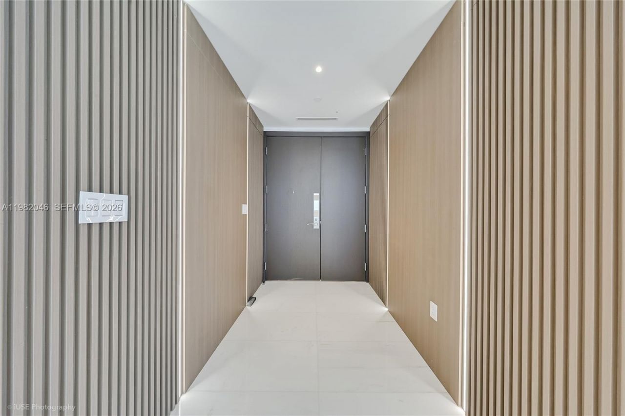 300 Biscayne Boulevard Way, Unit 2307W, Miami, FL 33131 Photo