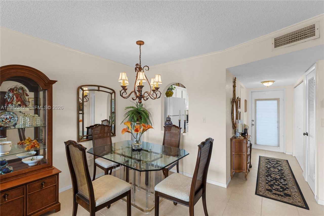 8950 Sunrise Lakes Blvd, Unit 309, Sunrise, FL 33322 Photo
