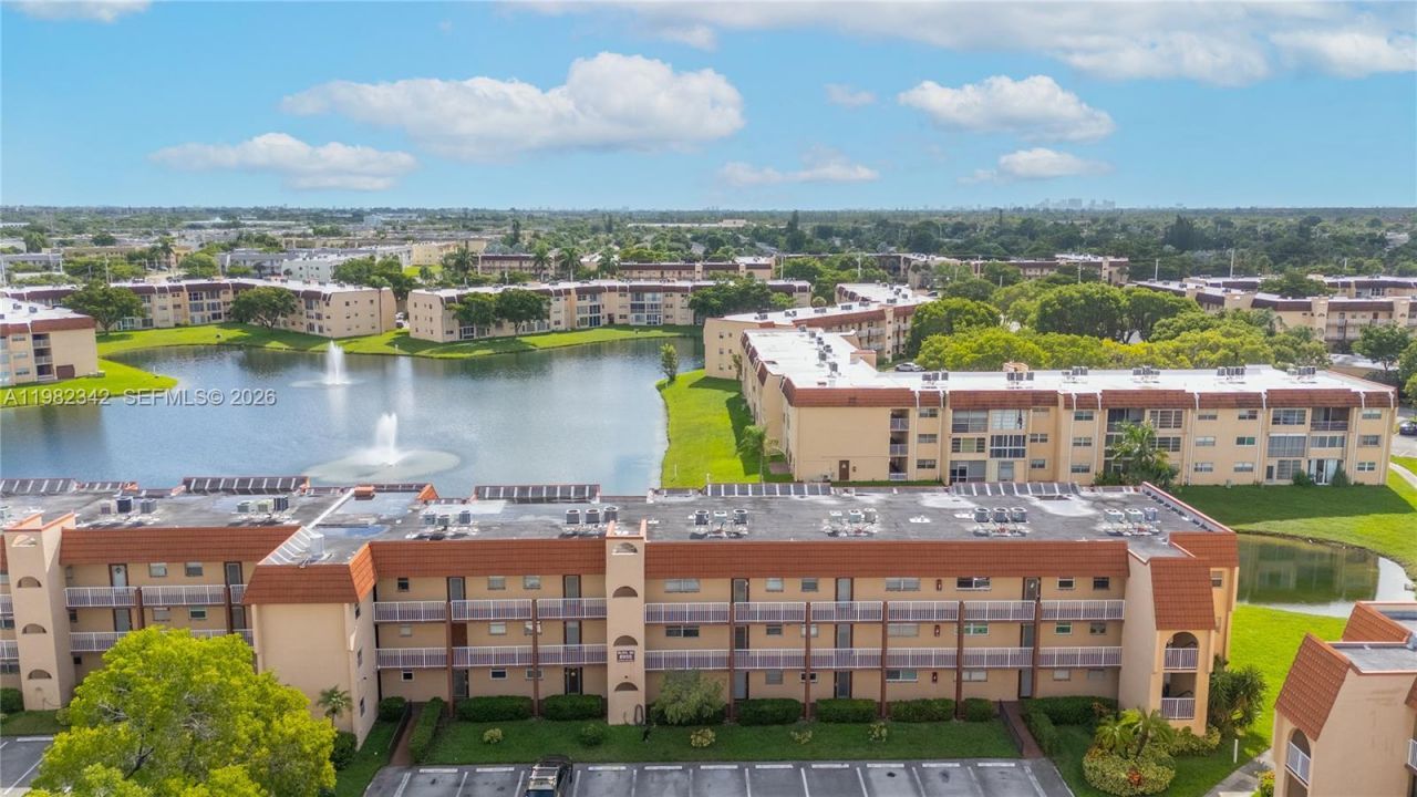 8950 Sunrise Lakes Blvd, Unit 309, Sunrise, FL 33322 Photo